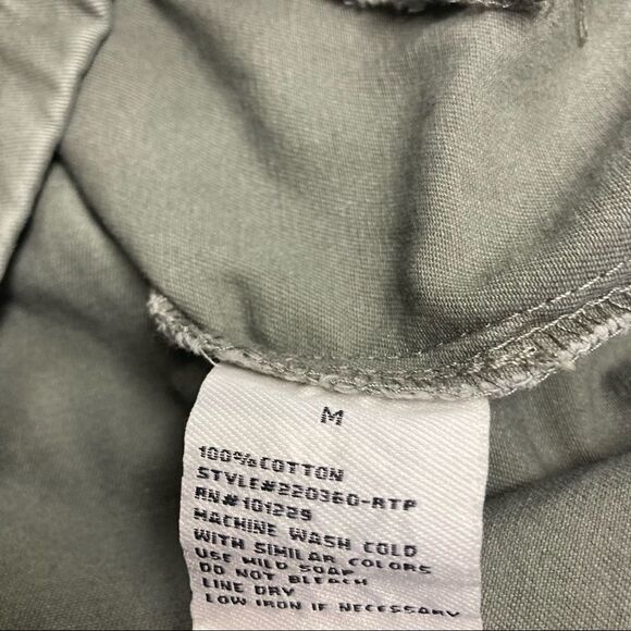 ASHLEY OUTERWEAR Women’s Army Green Vest Size Medium Zipper Closure - Picture 9 of 9